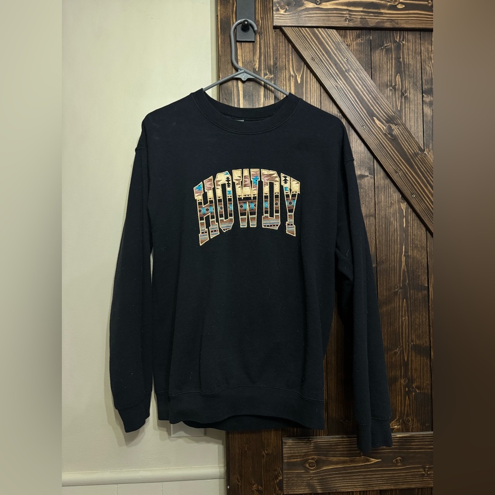 Black 'Howdy' Graphic women’s crewneck